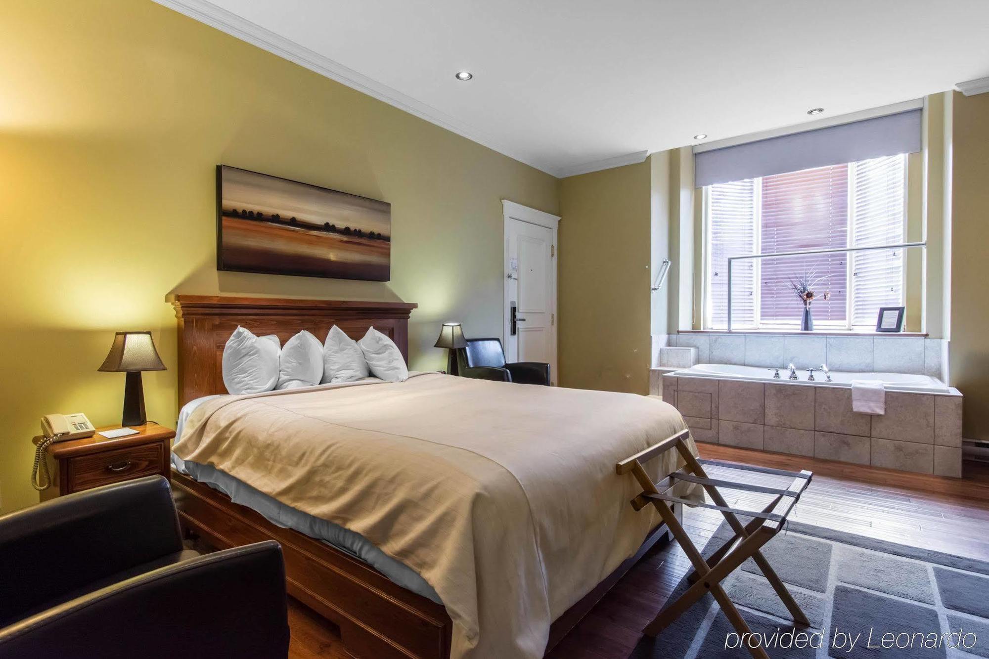 Unilofts Grande-allee Hotel 3*
